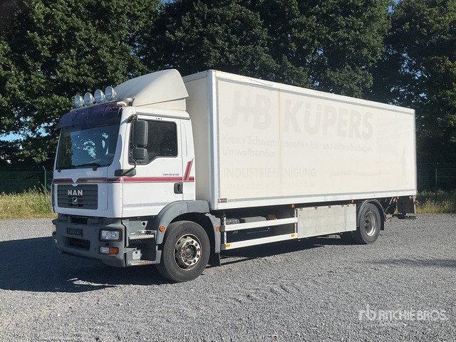 2006 M.A.N. TGM18:240 4x2 Cargo Box S/A Day Cab Truck Tractor - Broyeur/ Épareuse: photos 2 2006 M.A.N. TGM18:240 4x2 Cargo Box S/A Day Cab Truck Tractor - Broyeur/ Épareuse: photos 2