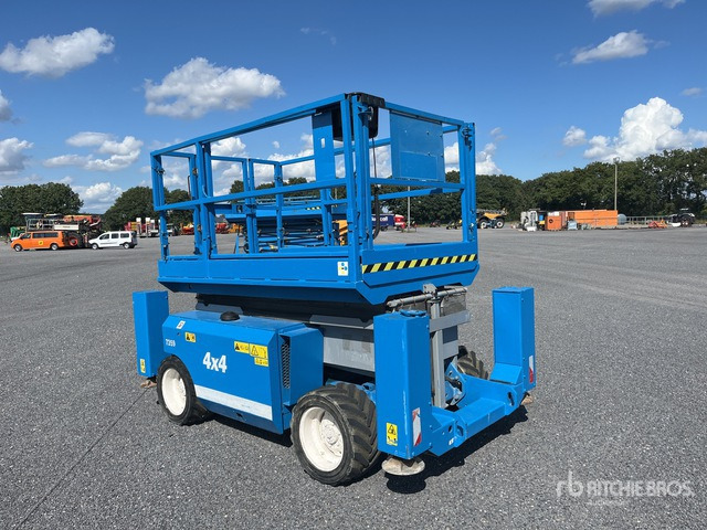 2011 Genie GS3268RT 4x4 Scissor Lift - Nacelle ciseaux: photos 3 2011 Genie GS3268RT 4x4 Scissor Lift - Nacelle ciseaux: photos 3
