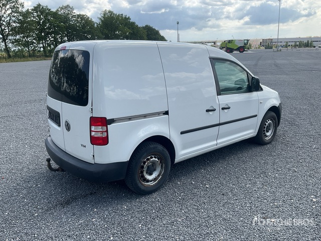 2011 Volkswagen Caddy TDI Automobile - Voiture: photos 4 2011 Volkswagen Caddy TDI Automobile - Voiture: photos 4