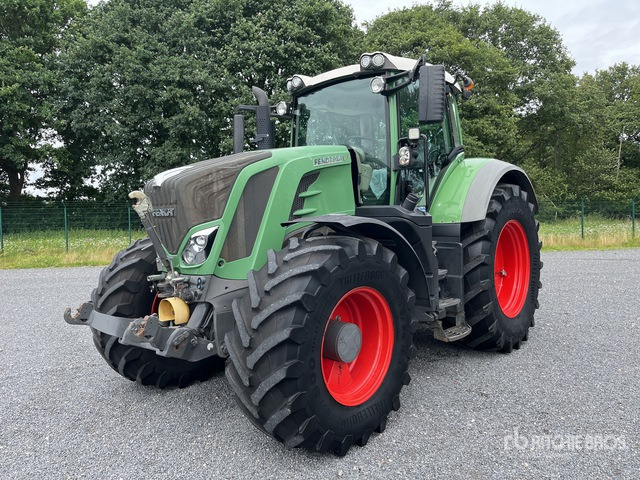 2014 Fendt 824 Vario Profi Plus 4WD Tractor - Tracteur agricole: photos 2 2014 Fendt 824 Vario Profi Plus 4WD Tractor - Tracteur agricole: photos 2