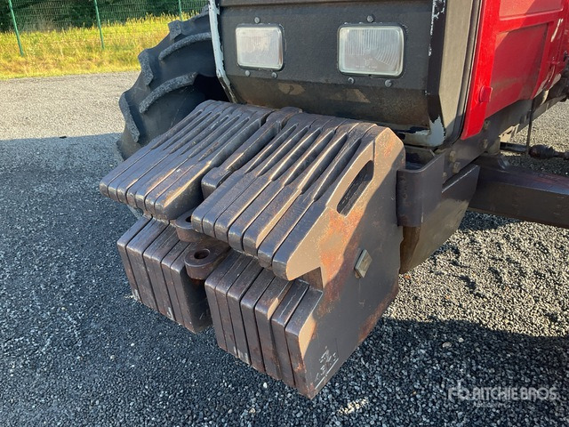 Massey Ferguson 8140 4WD Tractor - Tracteur agricole: photos 5 Massey Ferguson 8140 4WD Tractor - Tracteur agricole: photos 5