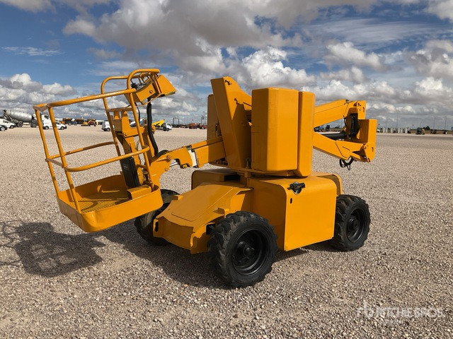 1999 Haulotte HA12D 2WD Diesel Articulating Boom Lift - Nacelle articulée: photos 3 1999 Haulotte HA12D 2WD Diesel Articulating Boom Lift - Nacelle articulée: photos 3