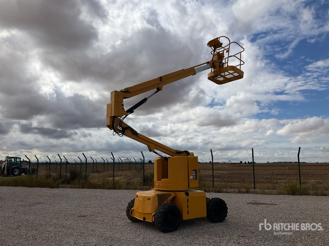 1999 Haulotte HA12D 2WD Diesel Articulating Boom Lift - Nacelle articulée: photos 1 1999 Haulotte HA12D 2WD Diesel Articulating Boom Lift - Nacelle articulée: photos 1