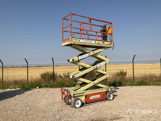 2001 JLG 2033E3 Electric Scissor Lift - Nacelle ciseaux: photos 3 2001 JLG 2033E3 Electric Scissor Lift - Nacelle ciseaux: photos 3