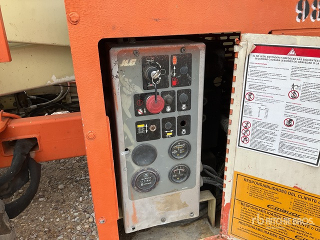 2001 JLG 40RTS 4x4 Diesel Scissor Lift - Nacelle ciseaux: photos 5 2001 JLG 40RTS 4x4 Diesel Scissor Lift - Nacelle ciseaux: photos 5