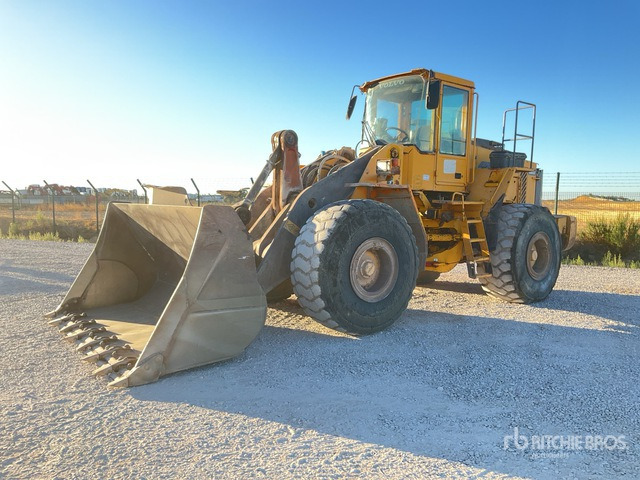 2001 Volvo L180D Wheel Loader - Chargeuse sur pneus: photos 2 2001 Volvo L180D Wheel Loader - Chargeuse sur pneus: photos 2