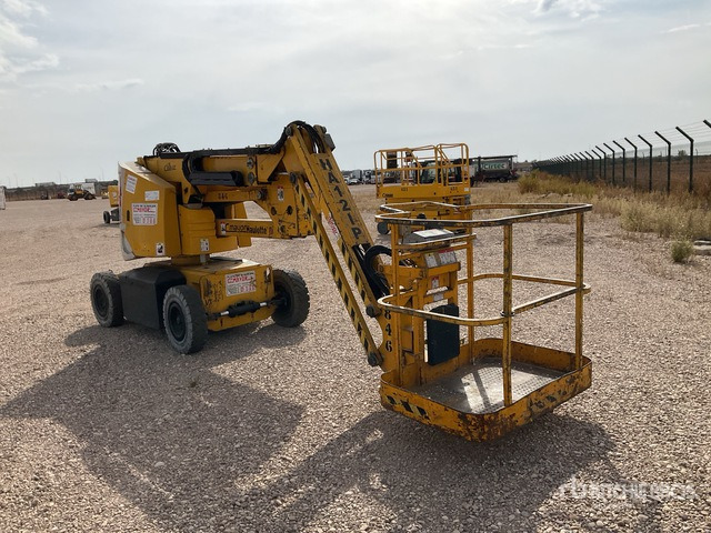 2002 Haulotte HA12IP 2WD Electric Articulating Boom Lift - Nacelle articulée: photos 2 2002 Haulotte HA12IP 2WD Electric Articulating Boom Lift - Nacelle articulée: photos 2