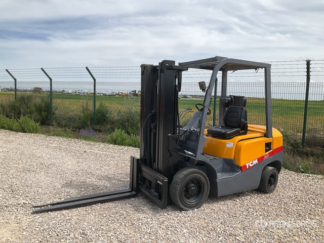 2008 TCM FHD25T3 Forklift - Chariot élévateur: photos 1 2008 TCM FHD25T3 Forklift - Chariot élévateur: photos 1