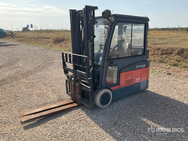 2009 Toyota 7FBEF20 (Inoperable) Electric Forklift - Chariot élévateur électrique: photos 2 2009 Toyota 7FBEF20 (Inoperable) Electric Forklift - Chariot élévateur électrique: photos 2