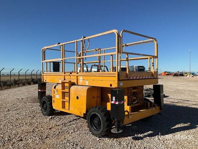 2011 Haulotte H12SX Scissor Lift - Nacelle ciseaux: photos 3 2011 Haulotte H12SX Scissor Lift - Nacelle ciseaux: photos 3