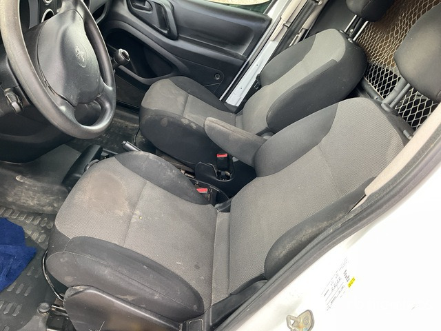 2018 Peugeot Partner BlueHDI L1 Confort Cargo Van - Fourgonnette: photos 5 2018 Peugeot Partner BlueHDI L1 Confort Cargo Van - Fourgonnette: photos 5