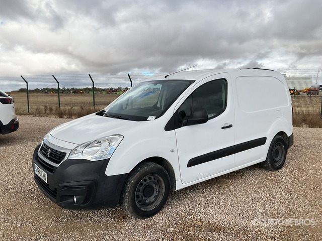 2018 Peugeot Partner BlueHDI L1 Confort Cargo Van - Fourgonnette: photos 1 2018 Peugeot Partner BlueHDI L1 Confort Cargo Van - Fourgonnette: photos 1