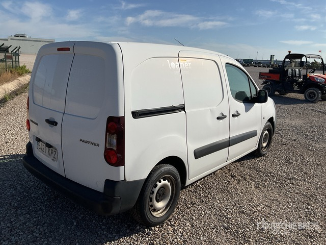 2019 Peugeot Partner Cargo Van - Fourgonnette: photos 3 2019 Peugeot Partner Cargo Van - Fourgonnette: photos 3