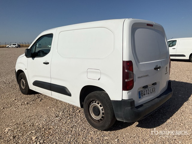 2021 Peugeot Partner Cargo Van - Fourgonnette: photos 3 2021 Peugeot Partner Cargo Van - Fourgonnette: photos 3
