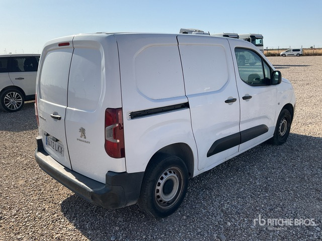 2021 Peugeot Partner Cargo Van - Fourgonnette: photos 4 2021 Peugeot Partner Cargo Van - Fourgonnette: photos 4