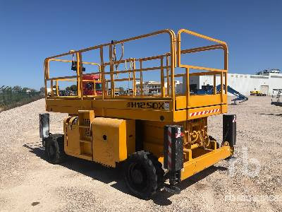 HAULOTTE H12SDX 4x4 - Nacelle ciseaux: photos 4 HAULOTTE H12SDX 4x4 - Nacelle ciseaux: photos 4