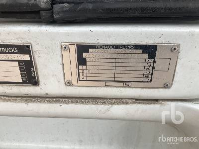RENAULT MIDLUM 220.12 4x2 - Camion frigorifique: photos 5 RENAULT MIDLUM 220.12 4x2 - Camion frigorifique: photos 5
