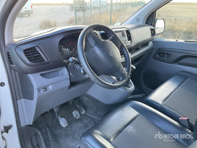 2021 Peugeot Expert Cargo Van - Véhicule utilitaire: photos 5 2021 Peugeot Expert Cargo Van - Véhicule utilitaire: photos 5