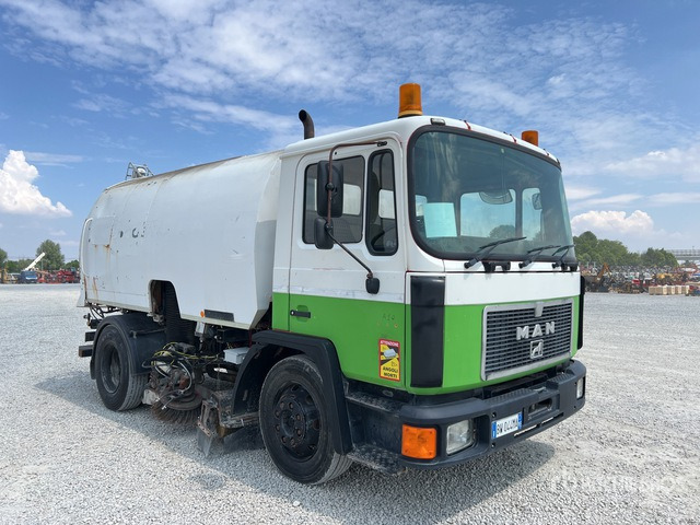 1989 MAN 15.192 Sweeper Truck - Balayeuse de voirie: photos 3 1989 MAN 15.192 Sweeper Truck - Balayeuse de voirie: photos 3