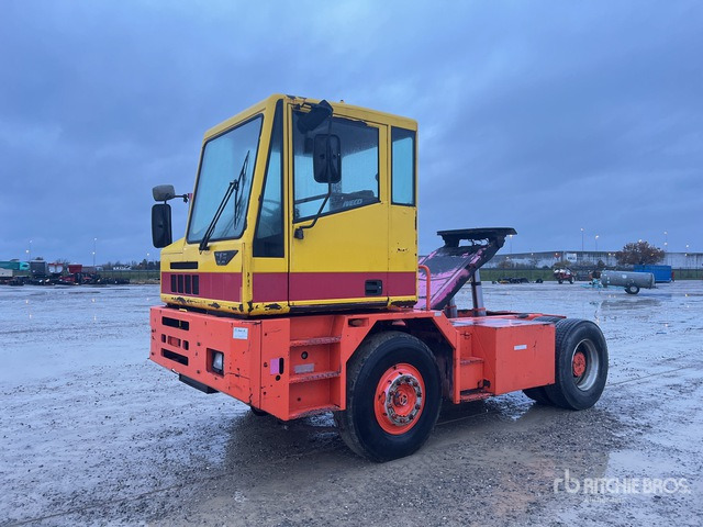 1999 CVS TT2516V Terminal Tractor :Misc. Truck - Tracteur portuaire: photos 1 1999 CVS TT2516V Terminal Tractor :Misc. Truck - Tracteur portuaire: photos 1