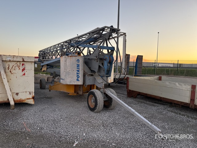 2001 Potain IGO 18 Tower Crane - Grue à tour: photos 1 2001 Potain IGO 18 Tower Crane - Grue à tour: photos 1