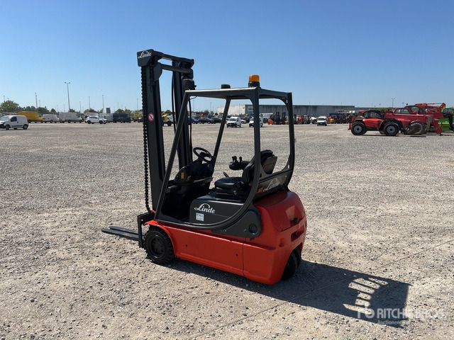 2005 Linde E16C-02 1600 kg (Inoperable) Electric Forklift - Chariot élévateur électrique: photos 3 2005 Linde E16C-02 1600 kg (Inoperable) Electric Forklift - Chariot élévateur électrique: photos 3