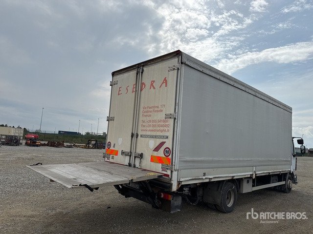 2006 Renault Midlum 220DCI 4x2 Curtain Side Truck - Camion à rideaux coulissants: photos 5 2006 Renault Midlum 220DCI 4x2 Curtain Side Truck - Camion à rideaux coulissants: photos 5