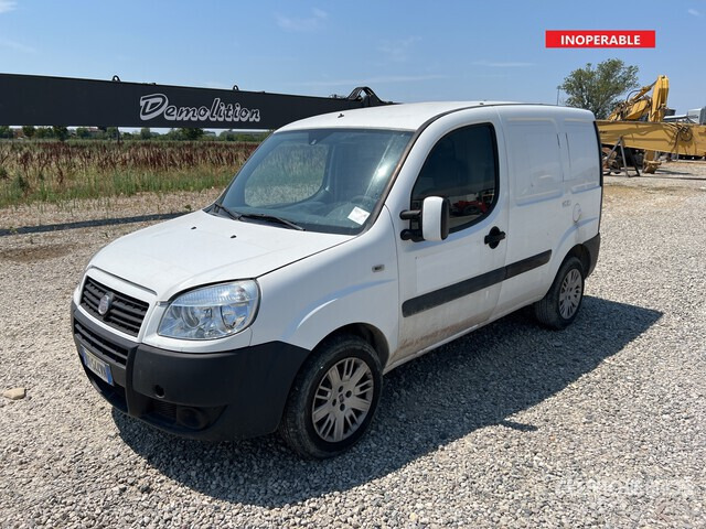 2008 Fiat Doblo (Inoperable) Van Truck - Fourgonnette: photos 2 2008 Fiat Doblo (Inoperable) Van Truck - Fourgonnette: photos 2