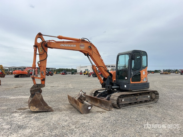 2009 Doosan DX80R Tracked Excavator - Pelle sur chenille: photos 2 2009 Doosan DX80R Tracked Excavator - Pelle sur chenille: photos 2
