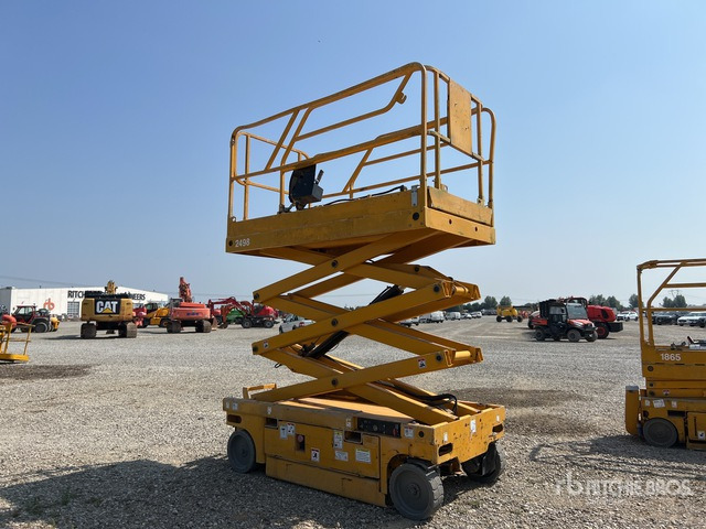 2009 Haulotte Compact 8W NT Electric Scissor Lift - Nacelle ciseaux: photos 2 2009 Haulotte Compact 8W NT Electric Scissor Lift - Nacelle ciseaux: photos 2