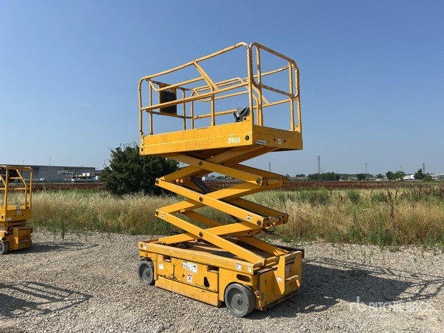 2009 Haulotte Compact 8W NT Electric Scissor Lift - Nacelle ciseaux: photos 4 2009 Haulotte Compact 8W NT Electric Scissor Lift - Nacelle ciseaux: photos 4