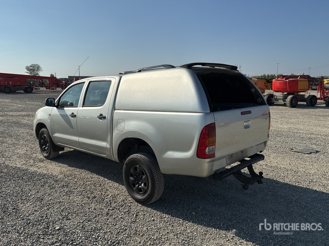 2010 Toyota Hylux 4x4 Crew Cab Pickup - Pick-up: photos 3 2010 Toyota Hylux 4x4 Crew Cab Pickup - Pick-up: photos 3