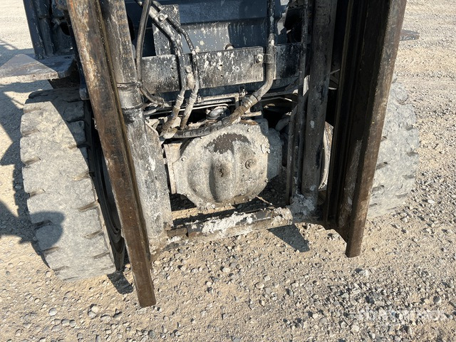 2012 Toyota 02-8FDF25 2500 kg Forklift - Chariot élévateur: photos 5 2012 Toyota 02-8FDF25 2500 kg Forklift - Chariot élévateur: photos 5