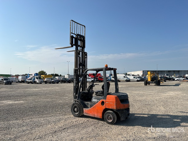 2012 Toyota 02-8FDF25 2500 kg Forklift - Chariot élévateur: photos 4 2012 Toyota 02-8FDF25 2500 kg Forklift - Chariot élévateur: photos 4