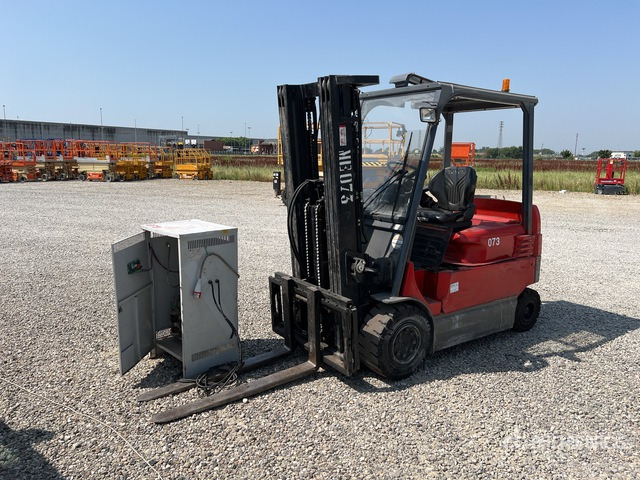 2012 Toyota 7FBMF30 3000 kg (Inoperable) Electric Forklift - Chariot élévateur électrique: photos 4 2012 Toyota 7FBMF30 3000 kg (Inoperable) Electric Forklift - Chariot élévateur électrique: photos 4
