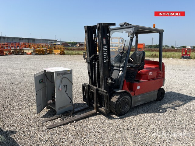 2012 Toyota 7FBMF30 3000 kg (Inoperable) Electric Forklift - Chariot élévateur électrique: photos 1 2012 Toyota 7FBMF30 3000 kg (Inoperable) Electric Forklift - Chariot élévateur électrique: photos 1