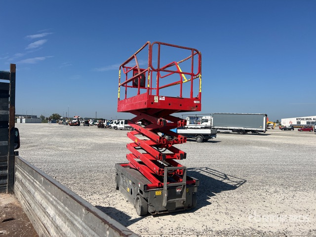 2013 Haulotte Compact 12 Electric Scissor Lift - Nacelle ciseaux: photos 4 2013 Haulotte Compact 12 Electric Scissor Lift - Nacelle ciseaux: photos 4