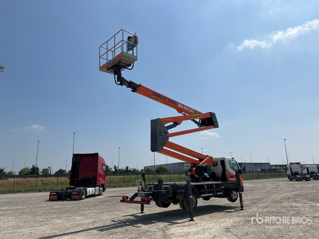 2013 Mitsubishi Canter 6C15 2013 Socage DA328 28 m on Bucket Truck - Camion avec nacelle: photos 4 2013 Mitsubishi Canter 6C15 2013 Socage DA328 28 m on Bucket Truck - Camion avec nacelle: photos 4