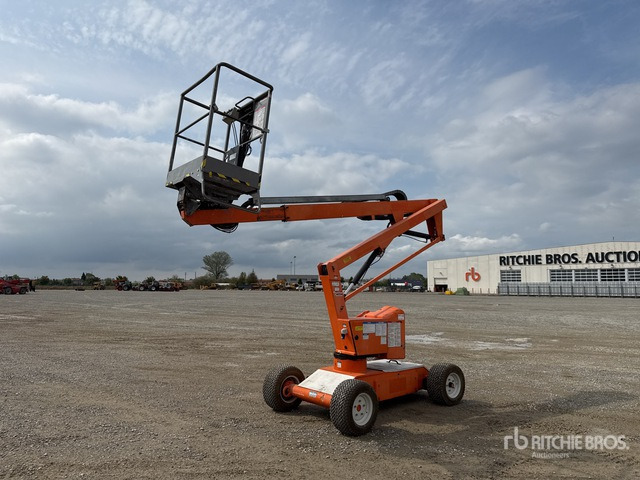 2013 Nifty-Lift HR12NE Electric Articulating Boom Lift - Nacelle articulée: photos 2 2013 Nifty-Lift HR12NE Electric Articulating Boom Lift - Nacelle articulée: photos 2