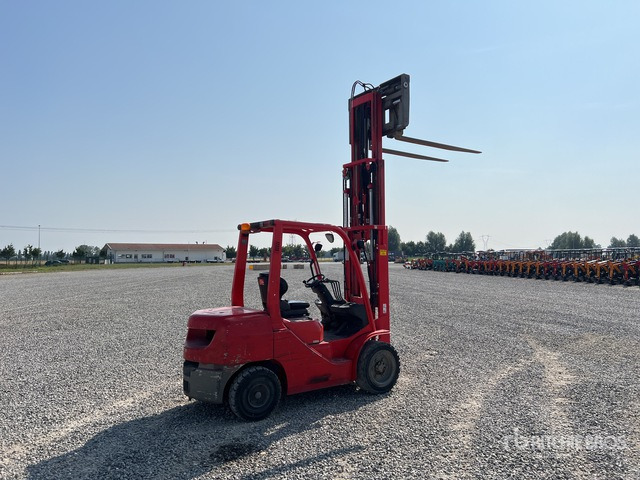 2016 Toyota 02-8FDF30 3000 kg Forklift - Chariot élévateur: photos 3 2016 Toyota 02-8FDF30 3000 kg Forklift - Chariot élévateur: photos 3