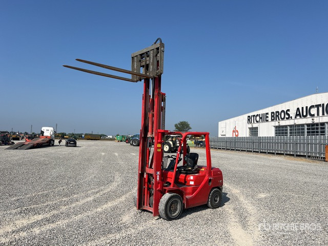 2016 Toyota 02-8FDF30 3000 kg Forklift - Chariot élévateur: photos 2 2016 Toyota 02-8FDF30 3000 kg Forklift - Chariot élévateur: photos 2