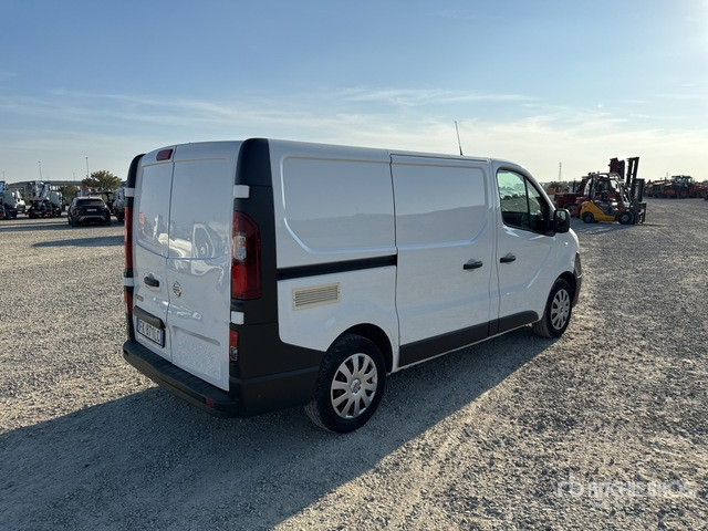 2017 Nissan NV300 Autocarro furgonato - Fourgonnette: photos 4 2017 Nissan NV300 Autocarro furgonato - Fourgonnette: photos 4