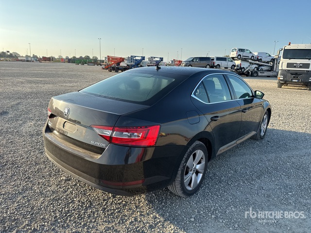 2018 Skoda Superb Autovettura - Voiture: photos 4 2018 Skoda Superb Autovettura - Voiture: photos 4