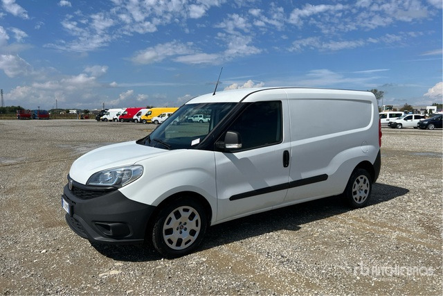 2020 Fiat Doblo CARGO MAXI 1.6 MJET 120CV LOUNGE Van Truck - Fourgonnette: photos 3 2020 Fiat Doblo CARGO MAXI 1.6 MJET 120CV LOUNGE Van Truck - Fourgonnette: photos 3
