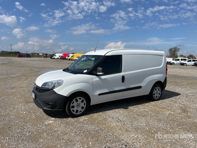 2020 Fiat Doblo CARGO MAXI 1.6 MJET 120CV LOUNGE Van Truck - Fourgonnette: photos 2 2020 Fiat Doblo CARGO MAXI 1.6 MJET 120CV LOUNGE Van Truck - Fourgonnette: photos 2