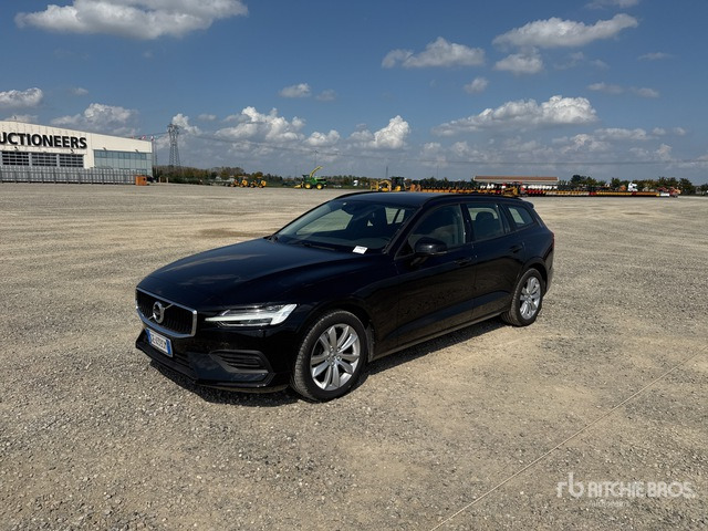 2021 Volvo V60 SW B4 D AUTOM. MOMENTUM BUSINESS Automobile - Voiture: photos 2 2021 Volvo V60 SW B4 D AUTOM. MOMENTUM BUSINESS Automobile - Voiture: photos 2