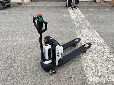 BOBCAT LPM15N Electric (Unused) - Transpalette: photos 3 BOBCAT LPM15N Electric (Unused) - Transpalette: photos 3