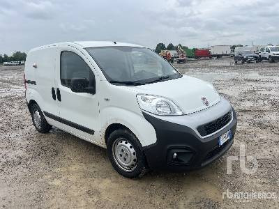 FIAT FIORINO 4 PORTE 1.3 MULTIJET 95 CV E6 SX - Camion fourgon: photos 4 FIAT FIORINO 4 PORTE 1.3 MULTIJET 95 CV E6 SX - Camion fourgon: photos 4