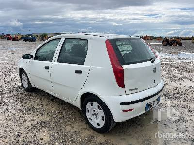 FIAT PUNTO - Voiture: photos 2 FIAT PUNTO - Voiture: photos 2