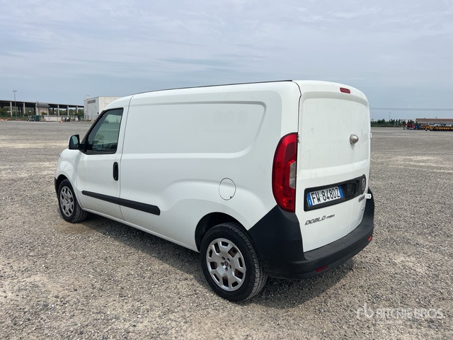 Fiat Doblo Cargo Van Truck - Fourgon utilitaire: photos 4 Fiat Doblo Cargo Van Truck - Fourgon utilitaire: photos 4